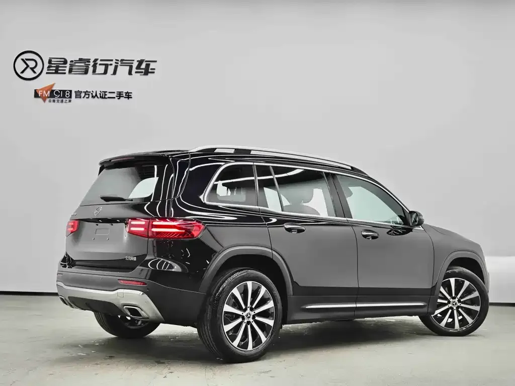 Mercedes-Benz GLB — фото 9