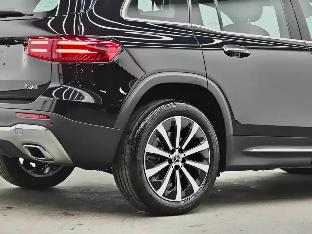 Mercedes-Benz GLB — фото 10
