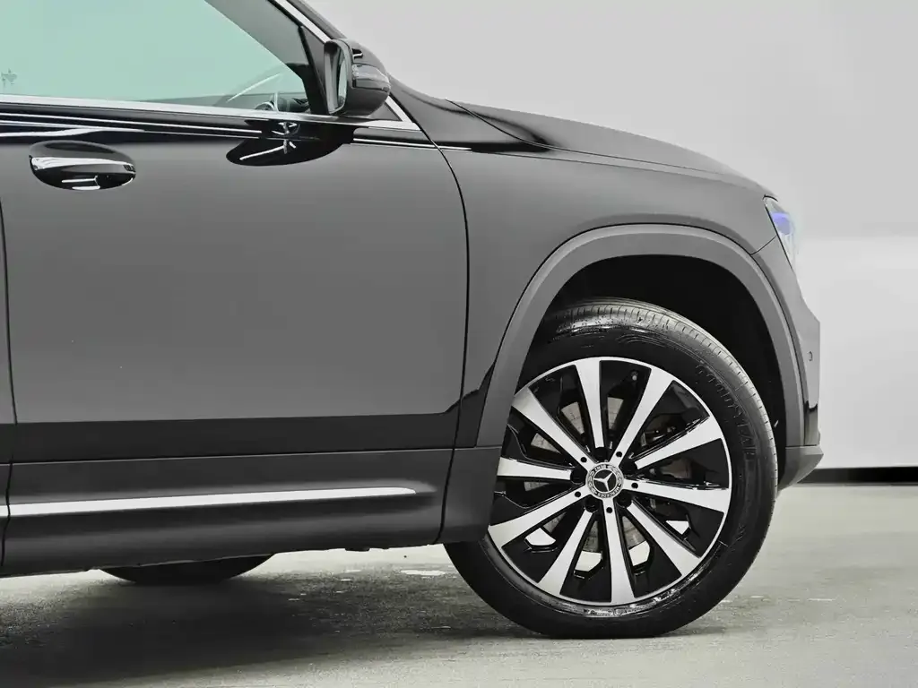 Mercedes-Benz GLB — фото 3