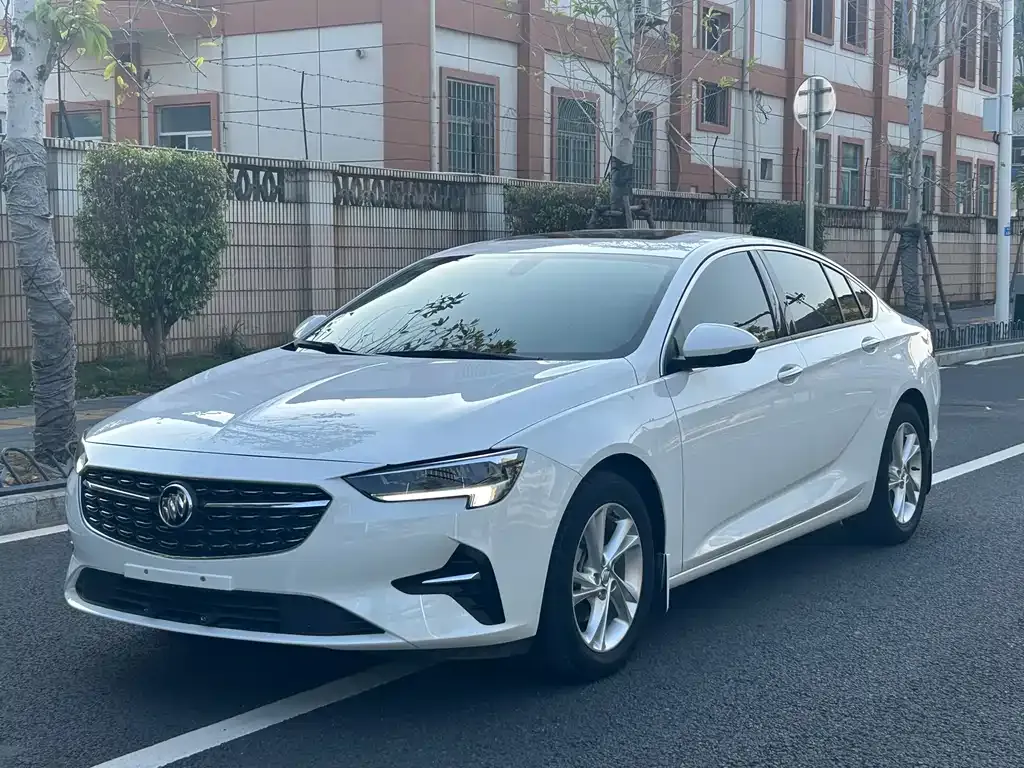 Buick Regal — фото 1