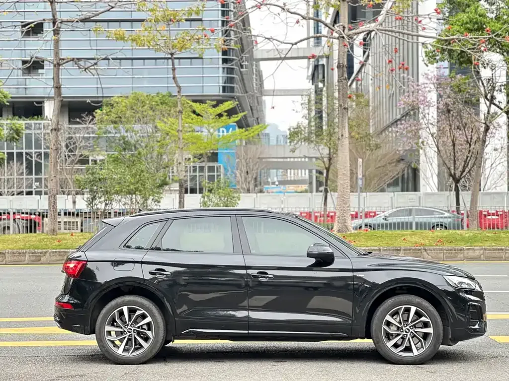 Audi Q5L 2023 из CN, фото 4