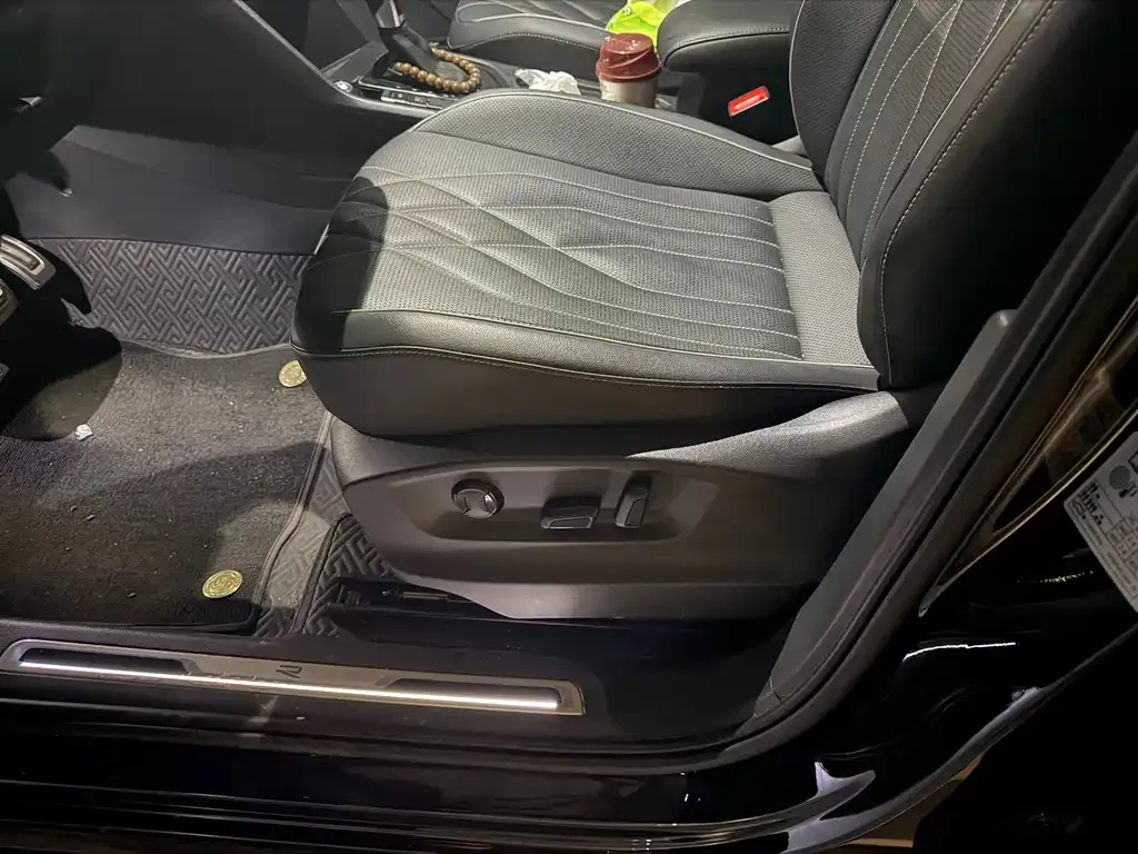 Volkswagen Tiguan L 2023 из CN, фото 7