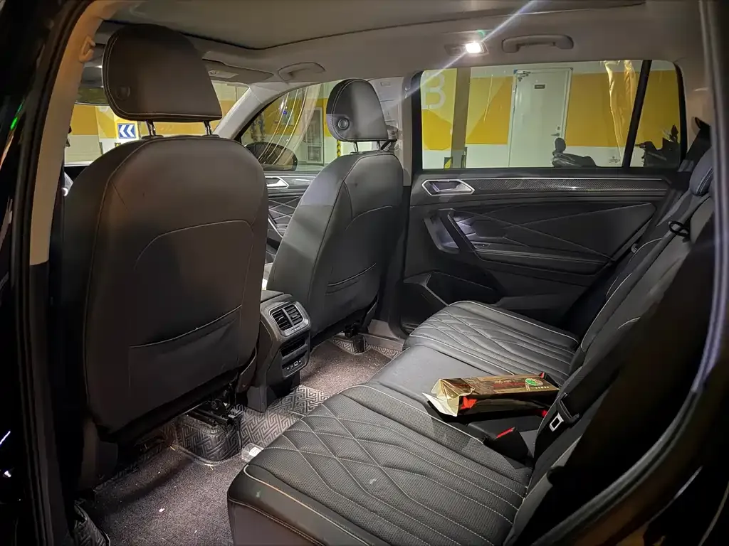 Volkswagen Tiguan L 2023 из CN, фото 10