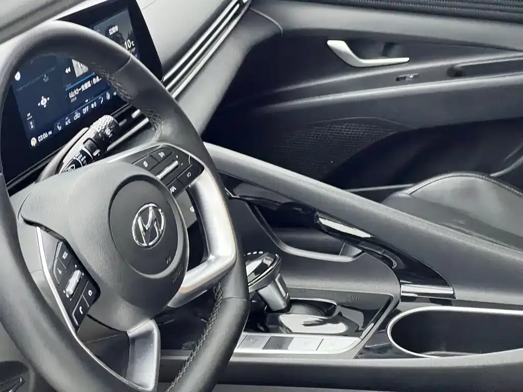 Hyundai Elantra 2023 из CN, фото 6