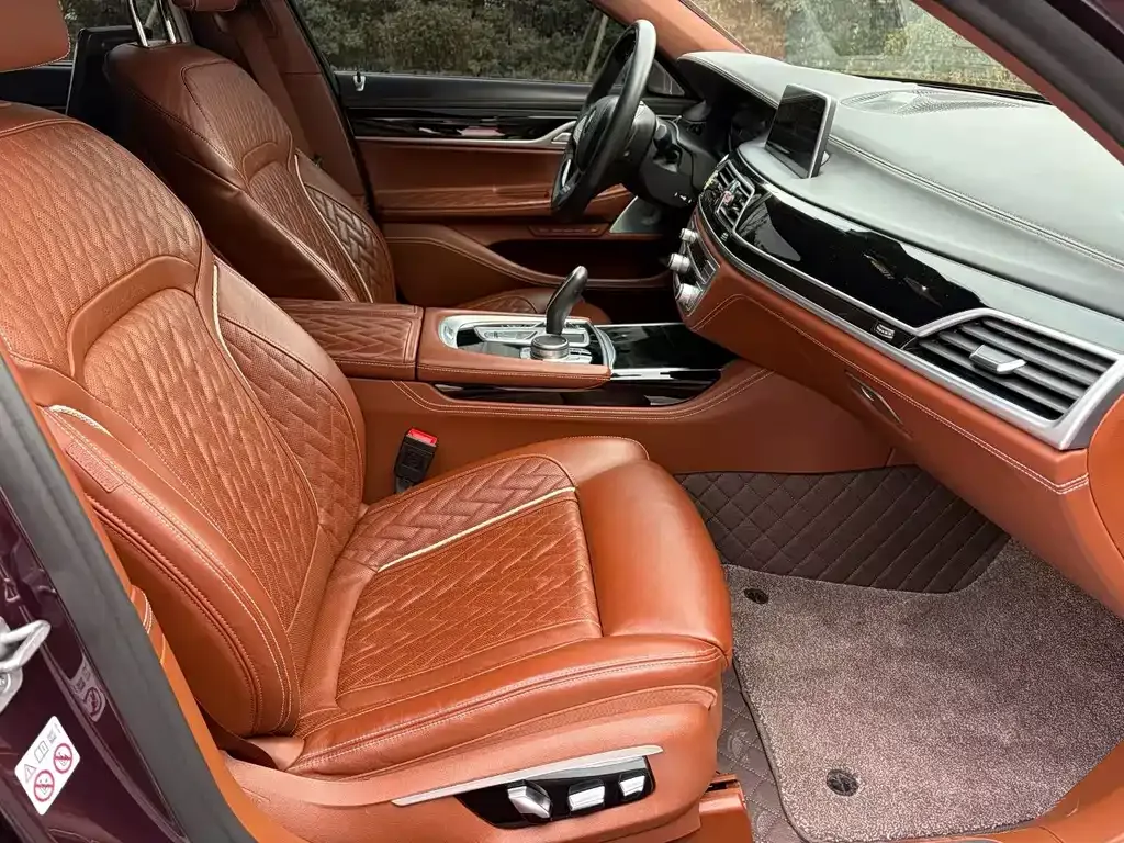 BMW 7 Series 2022 из CN, фото 10