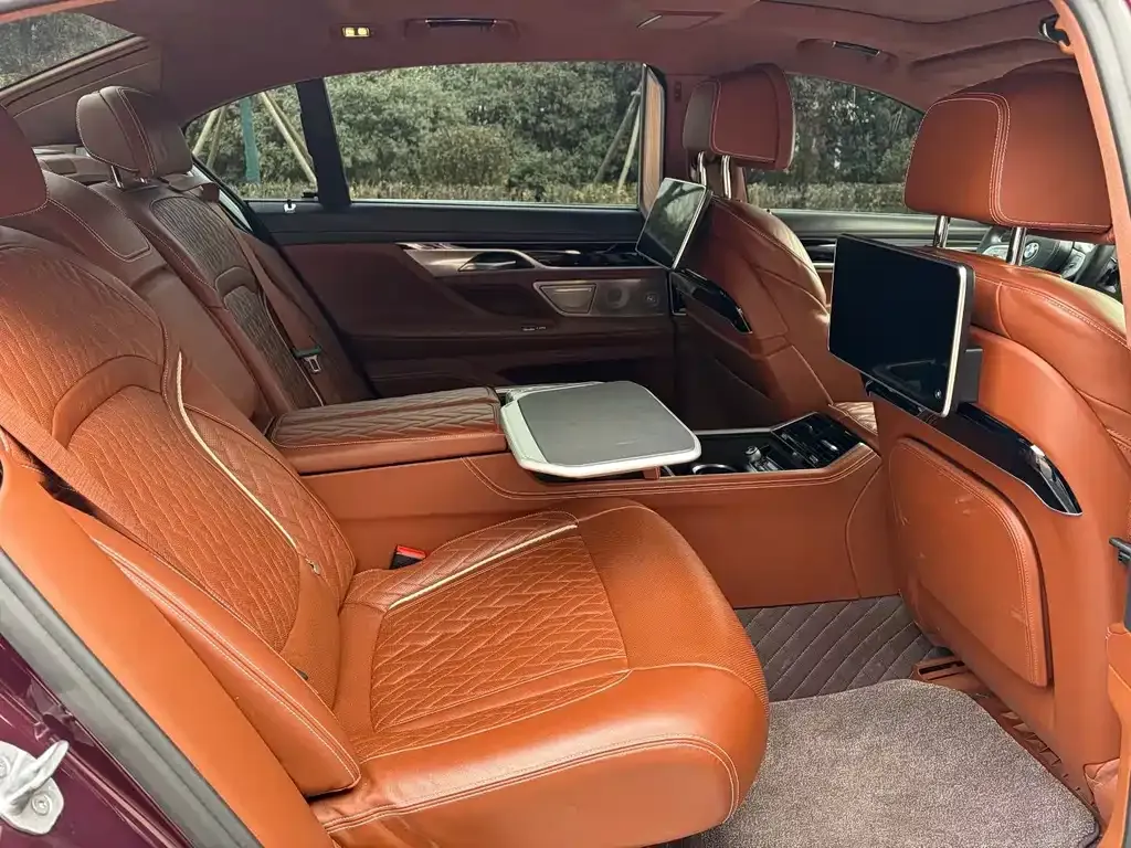 BMW 7 Series 2022 из CN, фото 7
