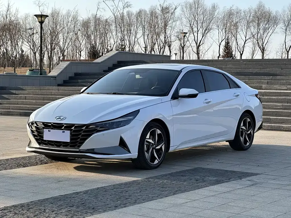 Hyundai Elantra 2022 из CN, фото 1