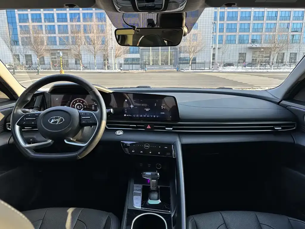 Hyundai Elantra 2022 из CN, фото 5