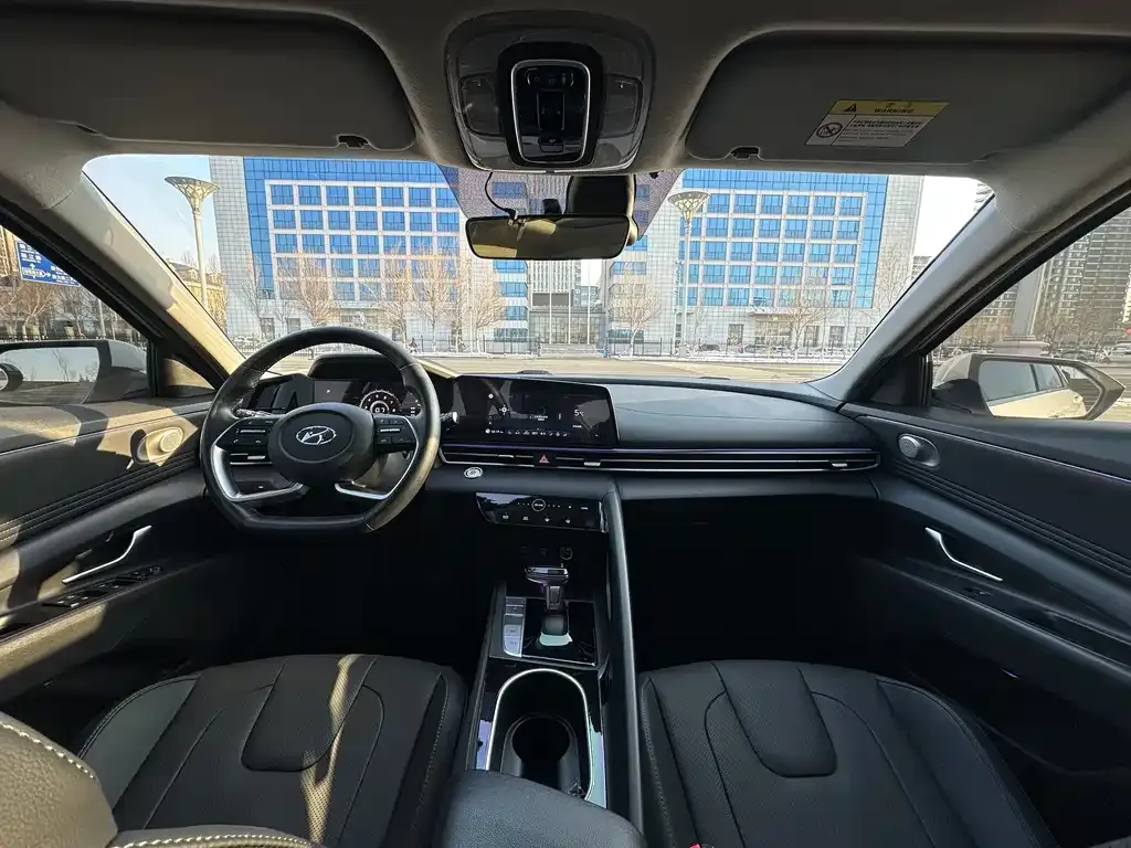Hyundai Elantra 2022 из CN, фото 2