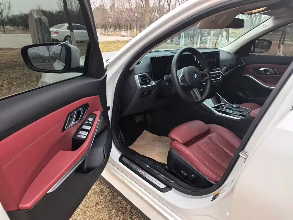 BMW i3 2024 из CN, фото 3