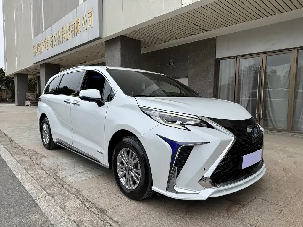 Toyota Sienna 2022 из CN, фото 7