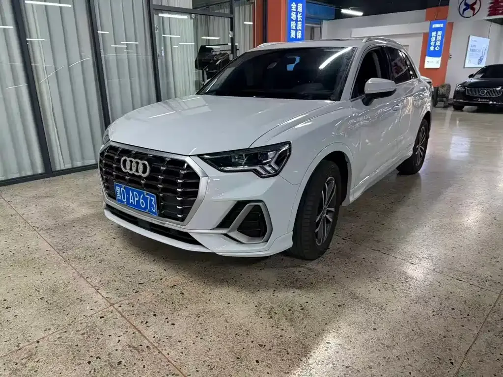 Audi Q3 — фото 1