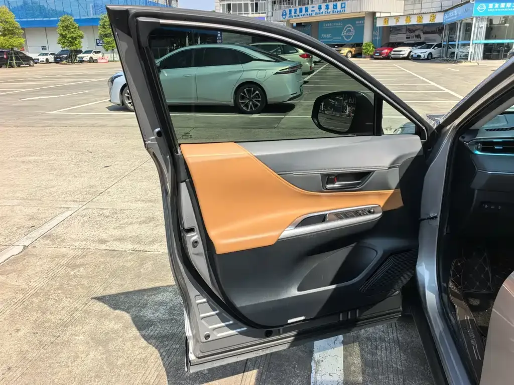 Toyota Venza 2022 из CN, фото 8