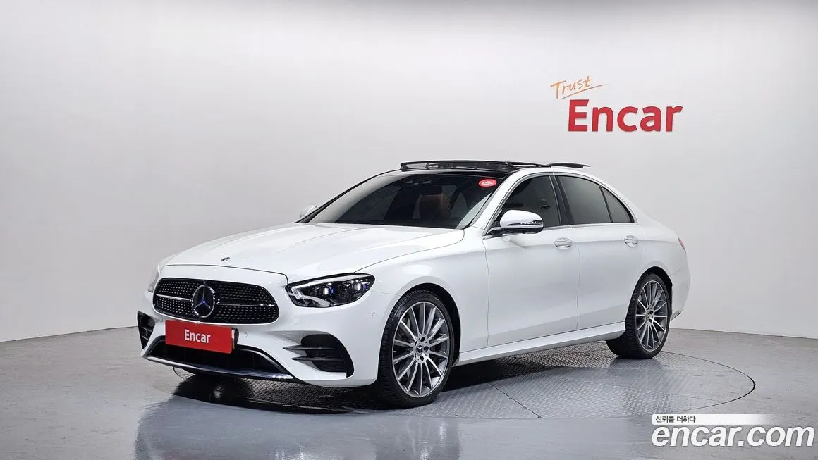 Mercedes-Benz E-Class — фото 1