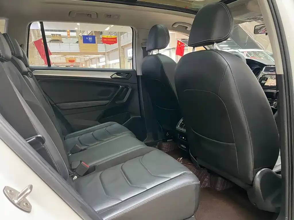 Volkswagen Tiguan L 2021 из CN, фото 2