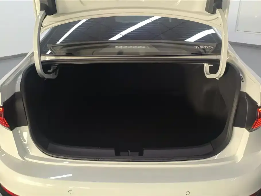 Volkswagen Sagitar 2023 из CN, фото 9
