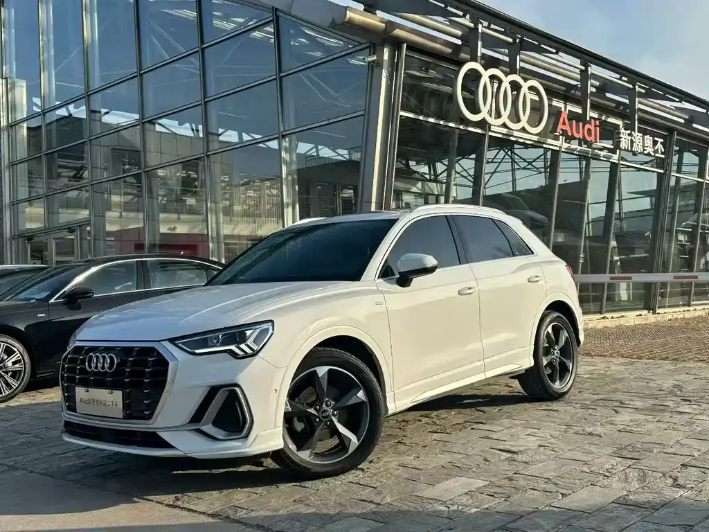 Audi Q3 2023 из CN, фото 1