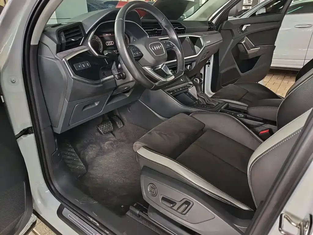 Audi Q3 2023 из CN, фото 7