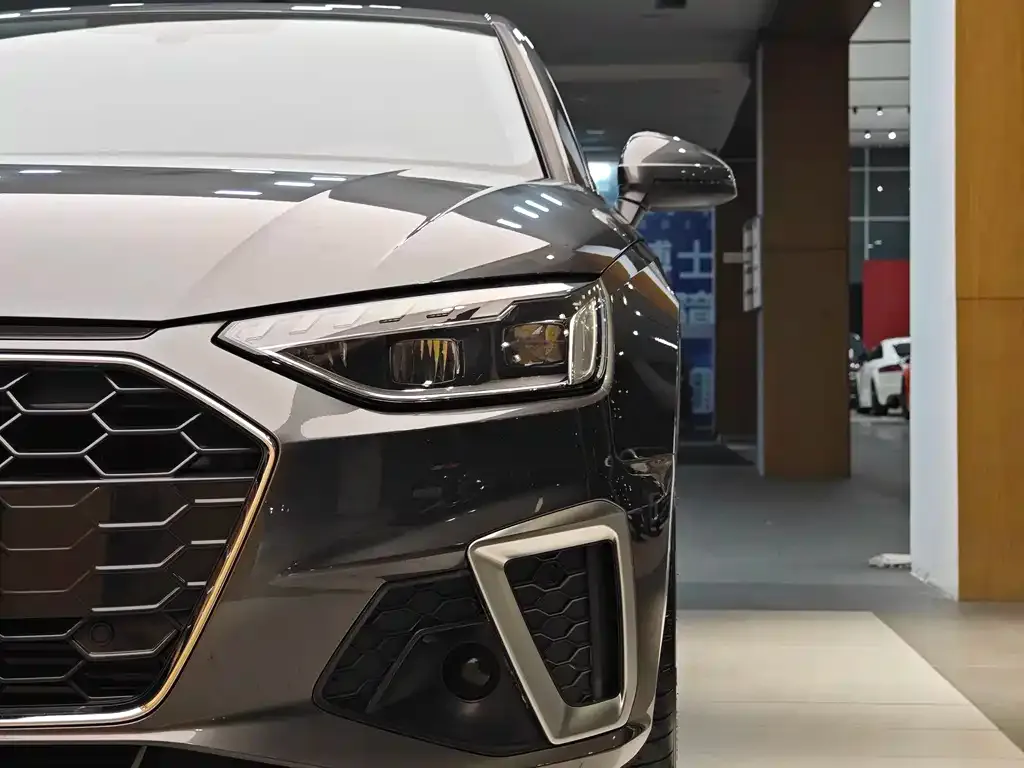 Audi A4L 2024 из CN, фото 9