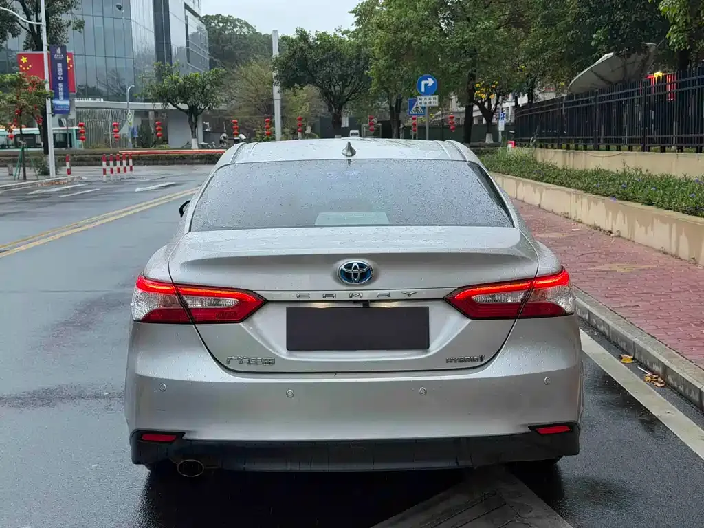 Toyota Camry 2022 из CN, фото 2