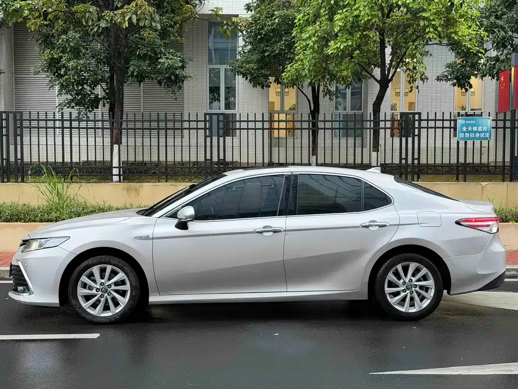 Toyota Camry 2022 из CN, фото 9