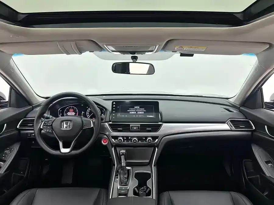 Honda Accord — фото 10