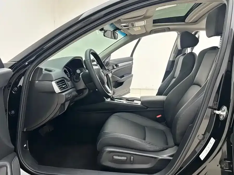 Honda Accord — фото 9