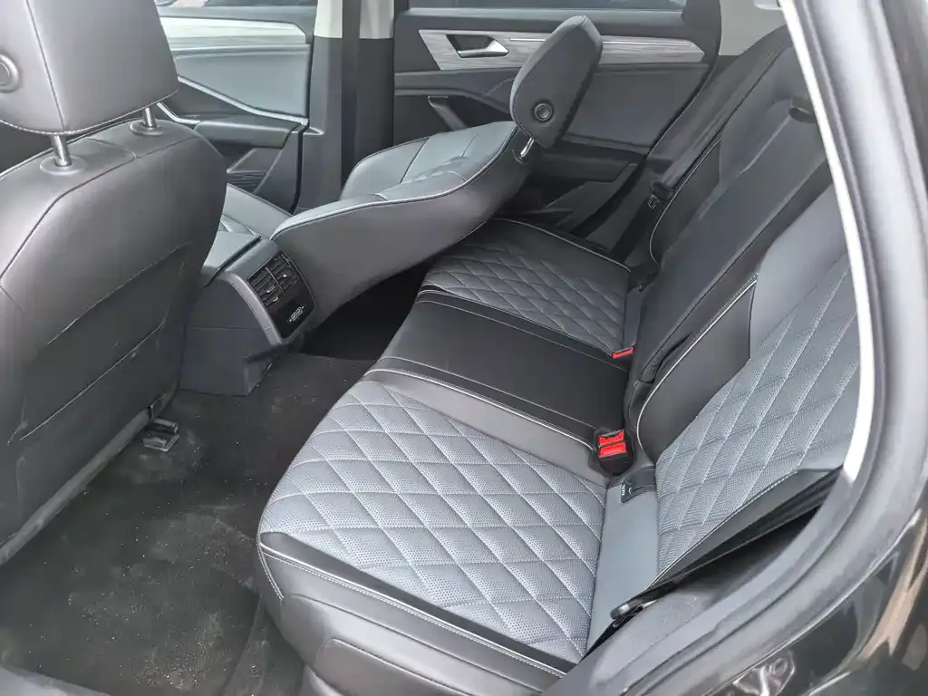 Volkswagen Sagitar 2024 из CN, фото 3