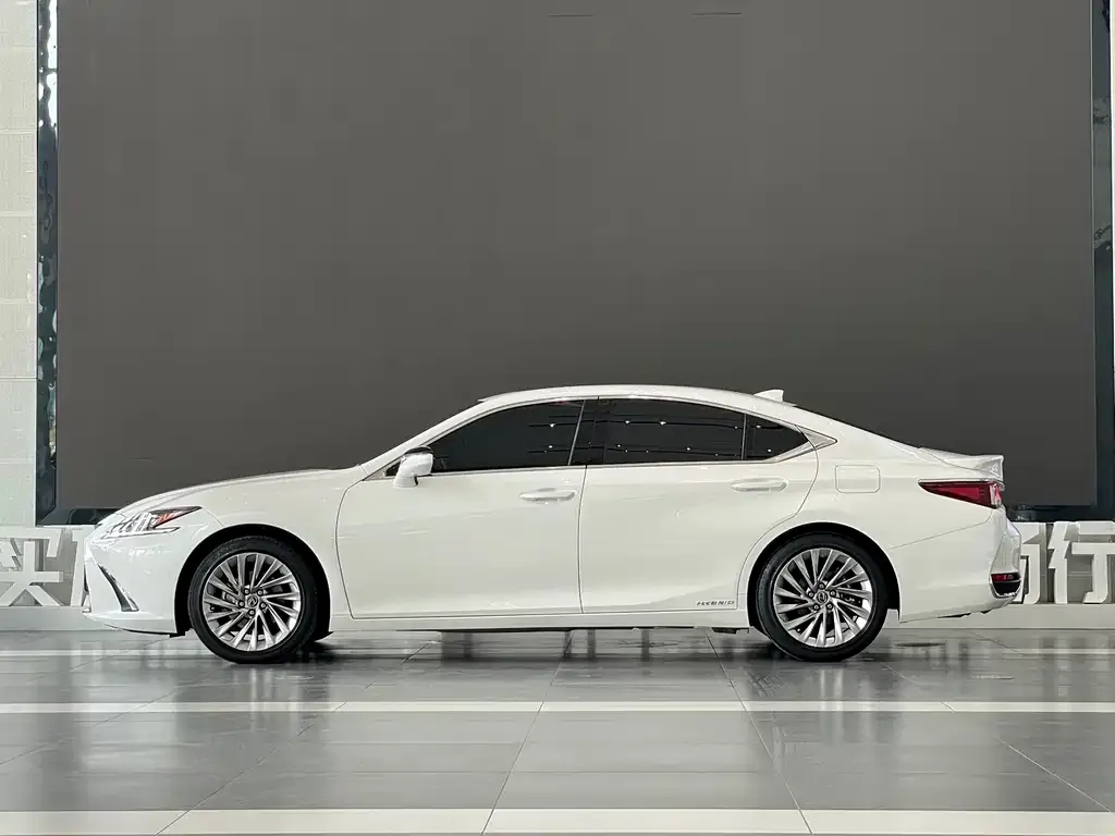 Lexus ES — фото 3