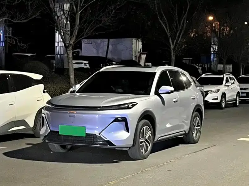 Geely 银河星舰7 — фото 1