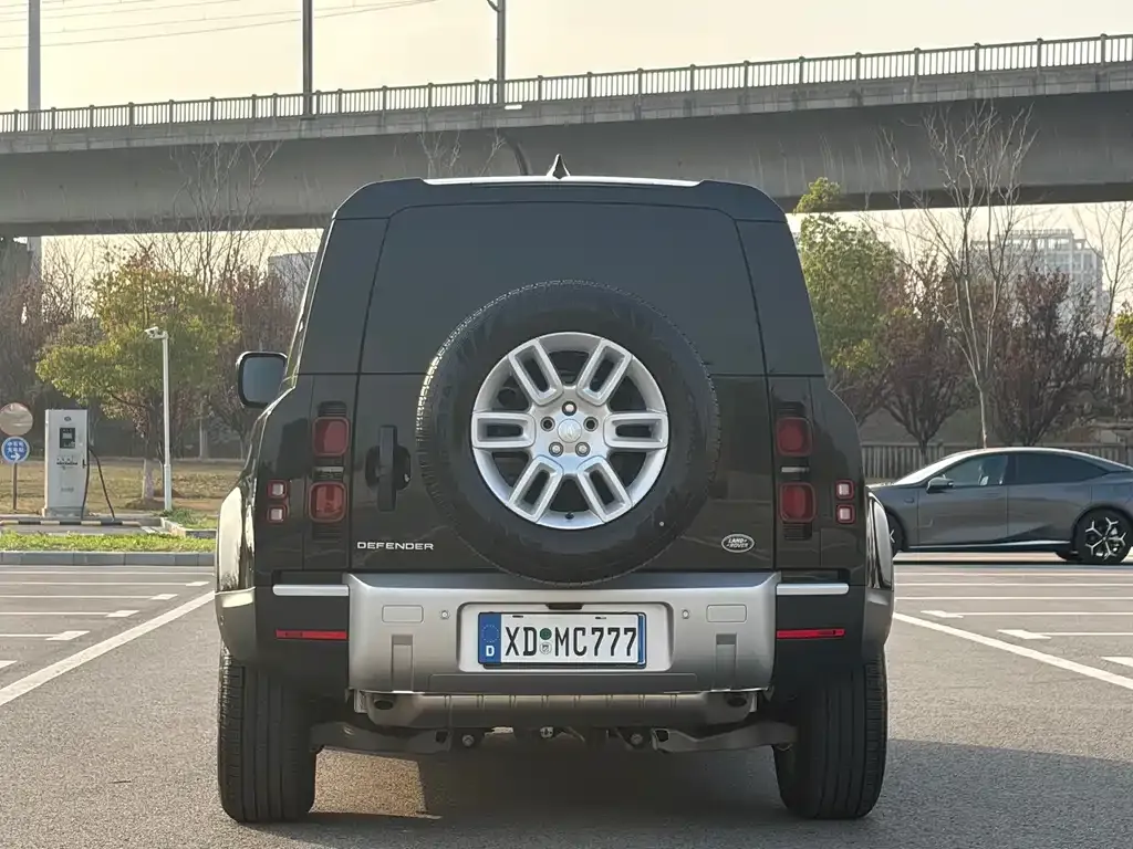 Land Rover Defender — фото 5