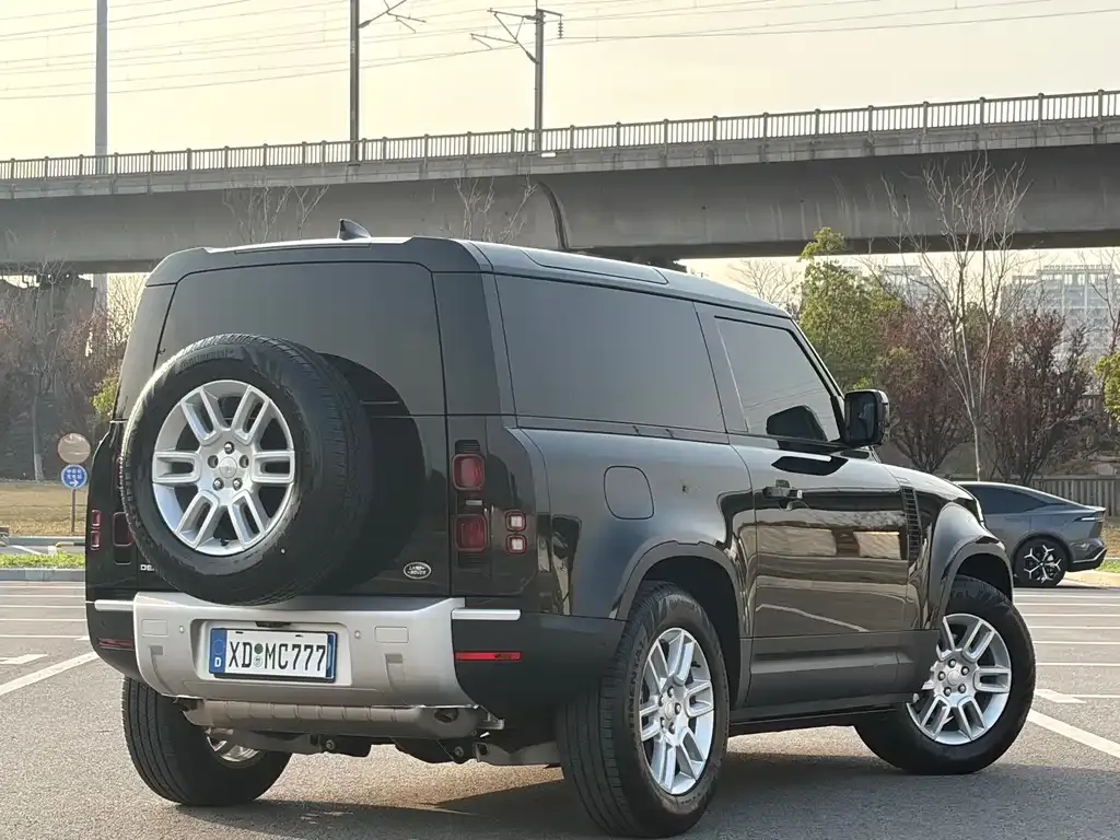 Land Rover Defender — фото 8