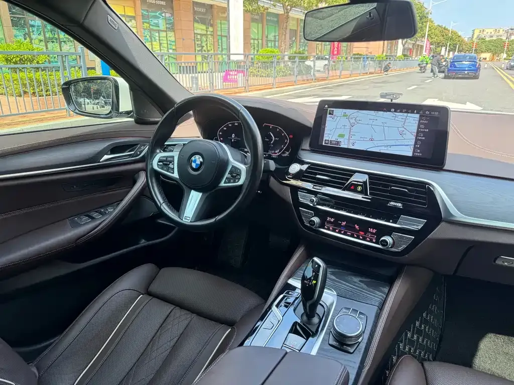 BMW 5 Series — фото 4
