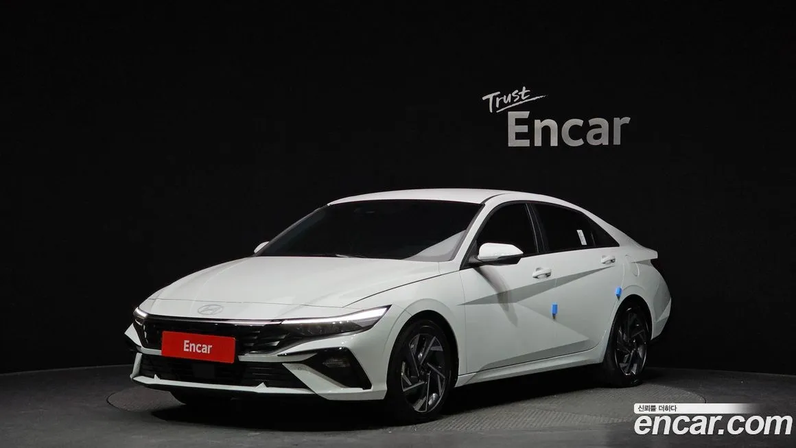 Hyundai AVANTE — фото 1