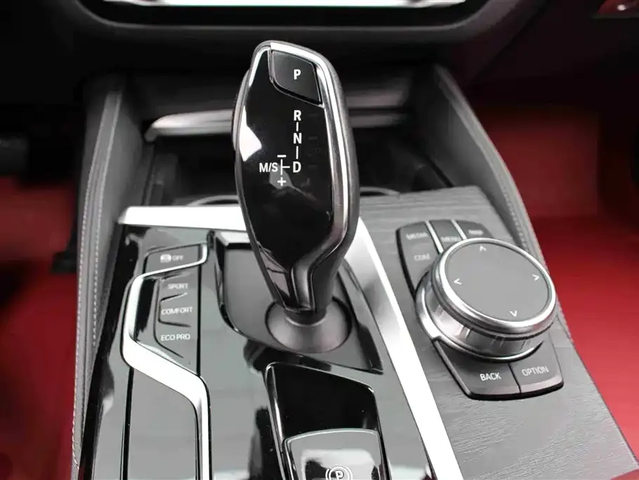 BMW 5 Series 2023 из CN, фото 6