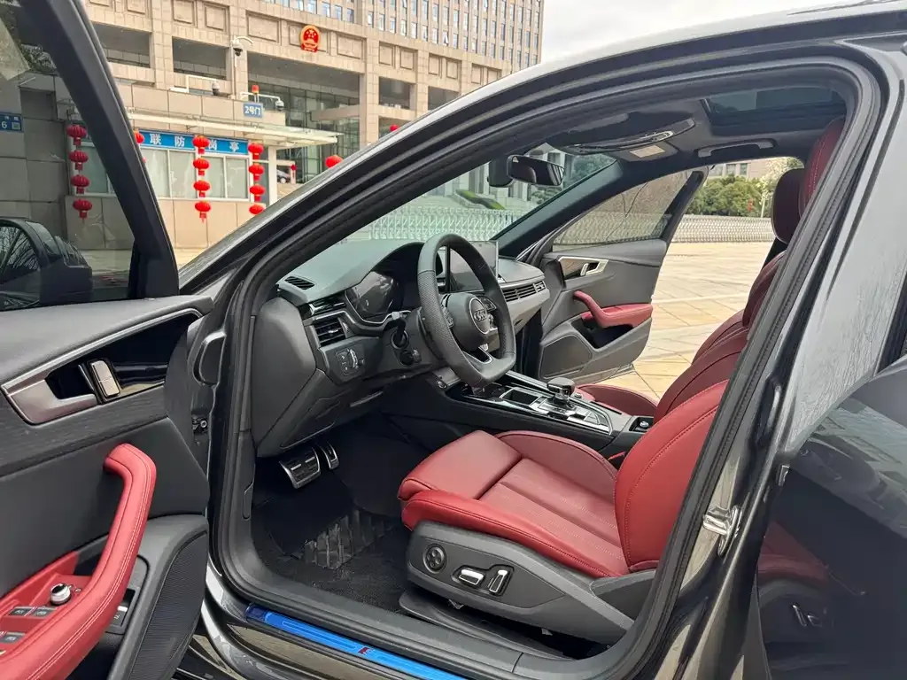 Audi A4L 2024 из CN, фото 6