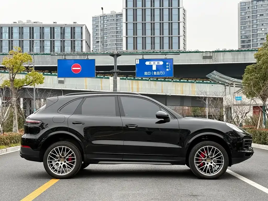 Porsche Cayenne — фото 8