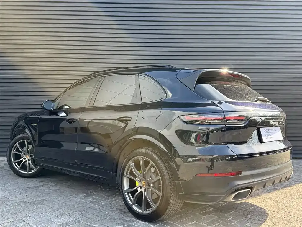 Porsche Cayenne Hybrid — фото 4