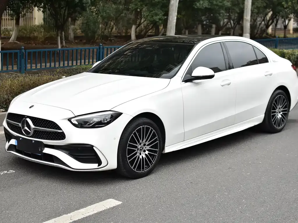 Mercedes-Benz C-Class — фото 1