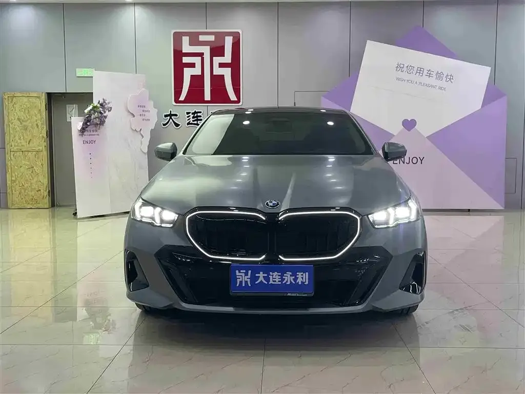 BMW 5 Series 2026 из CN, фото 3
