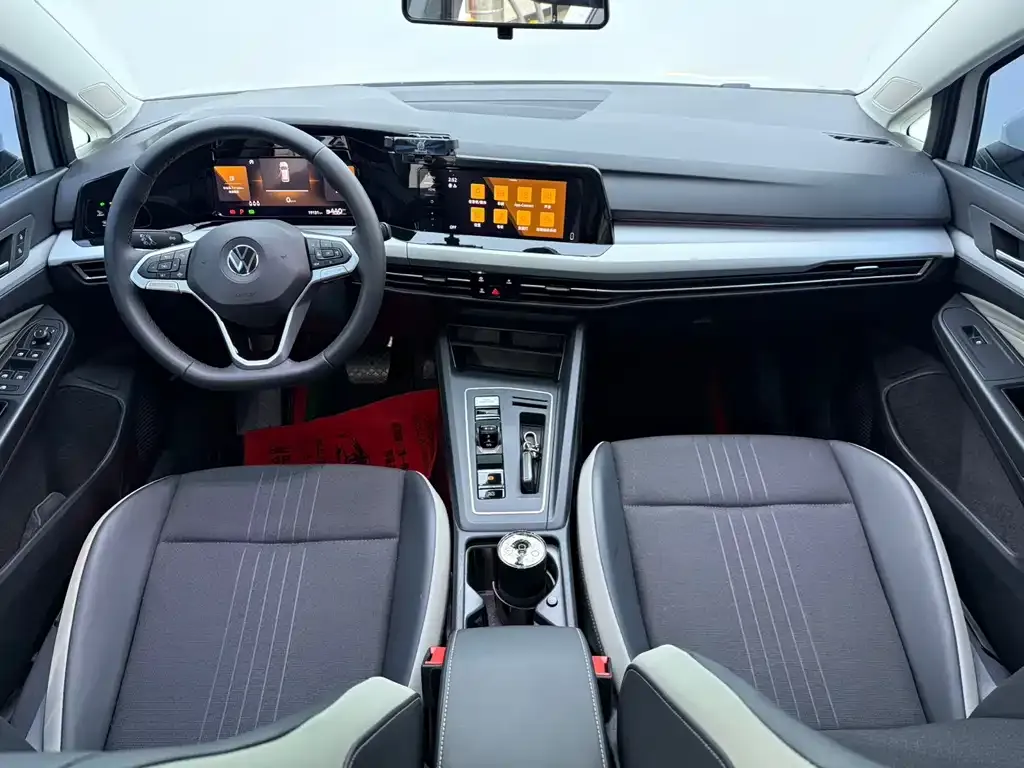 Volkswagen Golf 2023 из CN, фото 9