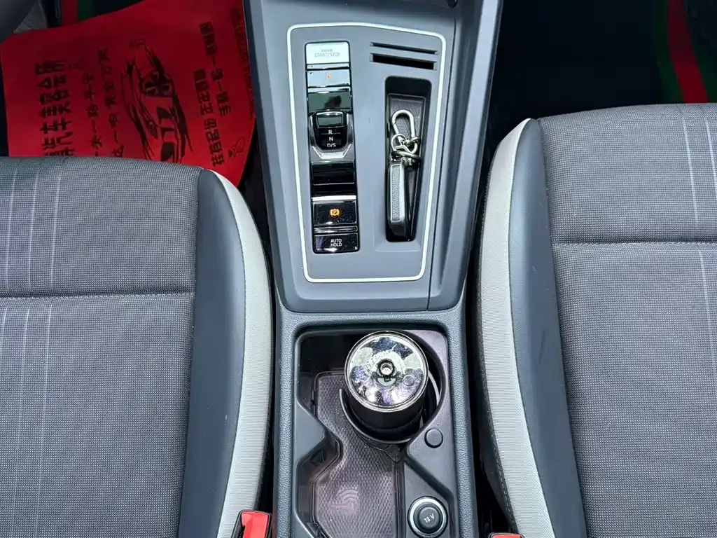 Volkswagen Golf 2023 из CN, фото 8