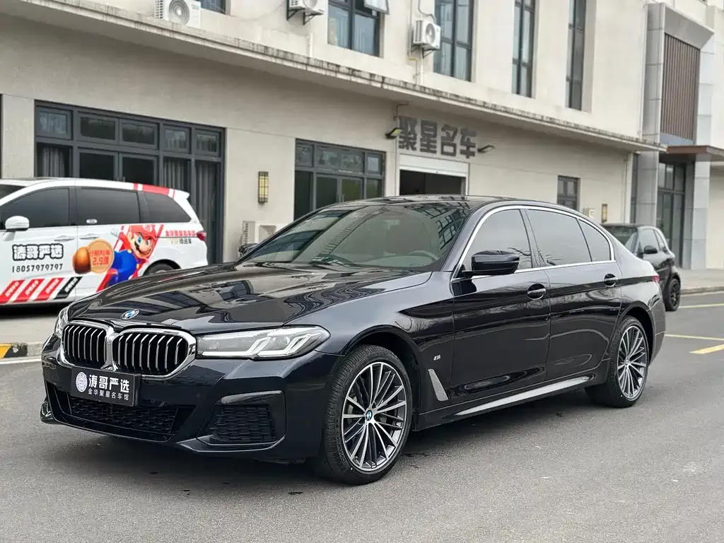 BMW 5 Series — фото 1
