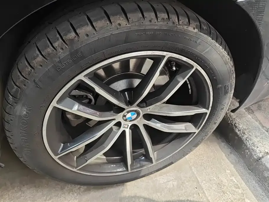 BMW 5 Series 2023 из CN, фото 3