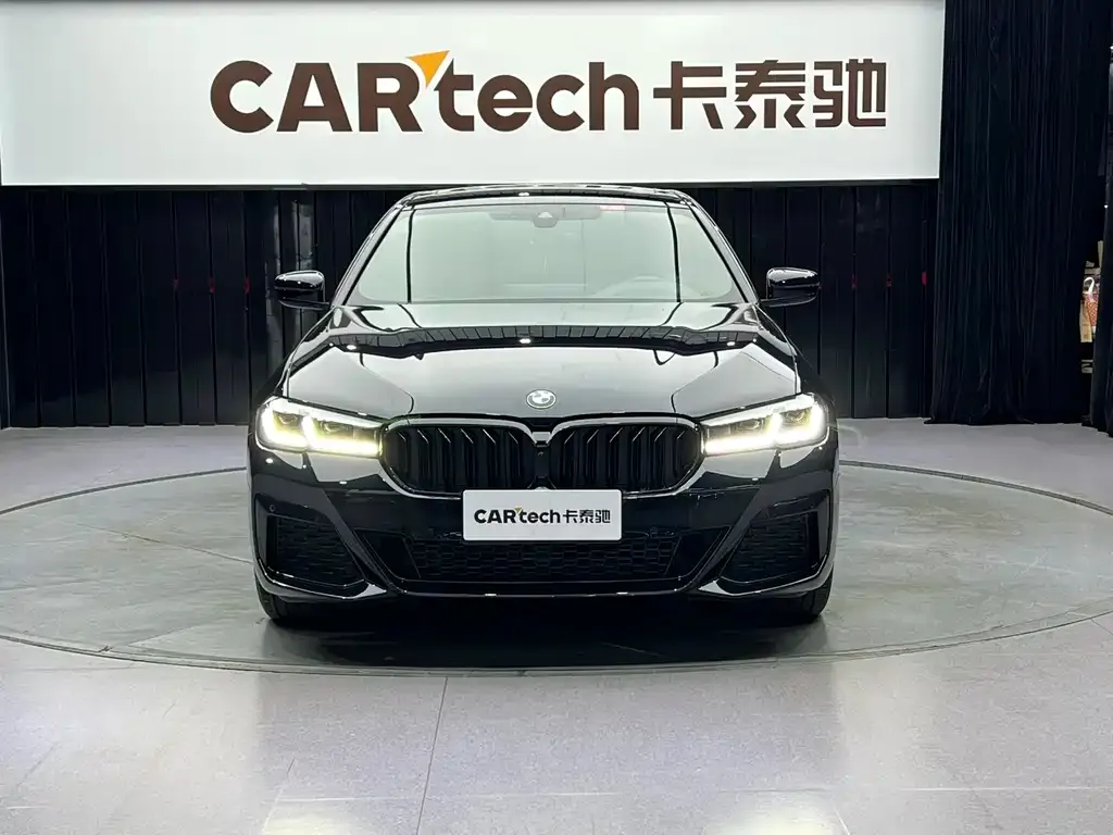 BMW 5 Series 2023 из CN, фото 6