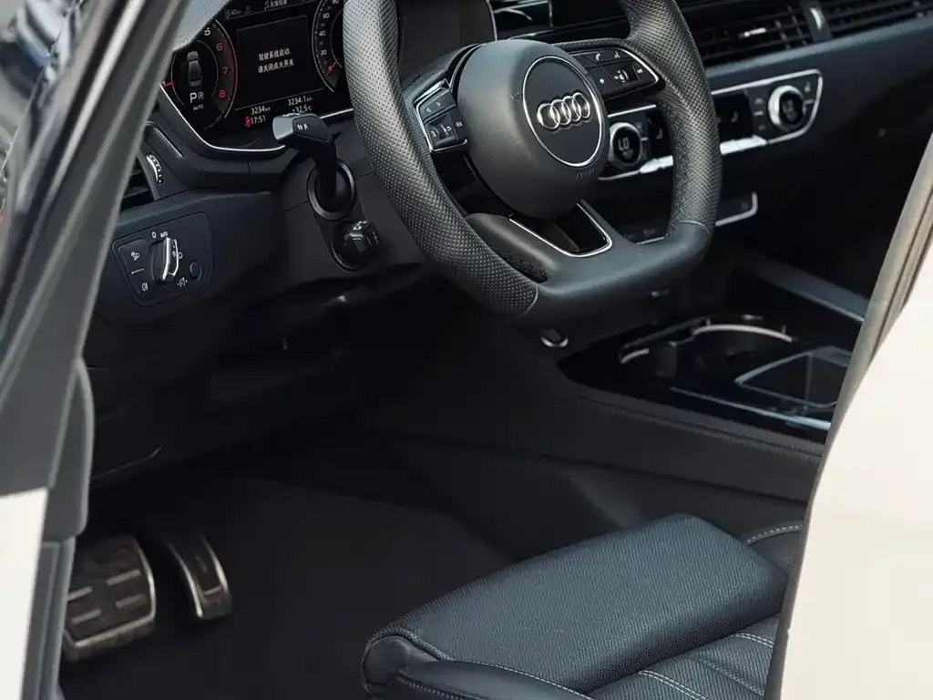 Audi A4L 2024 из CN, фото 7