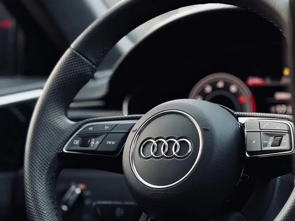 Audi A4L 2024 из CN, фото 9