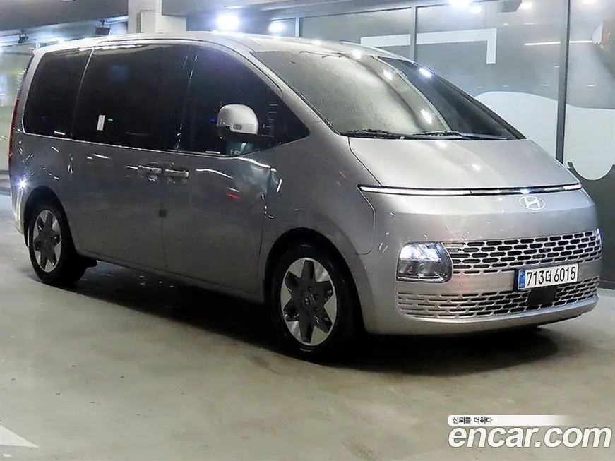 Hyundai Staria — фото 1