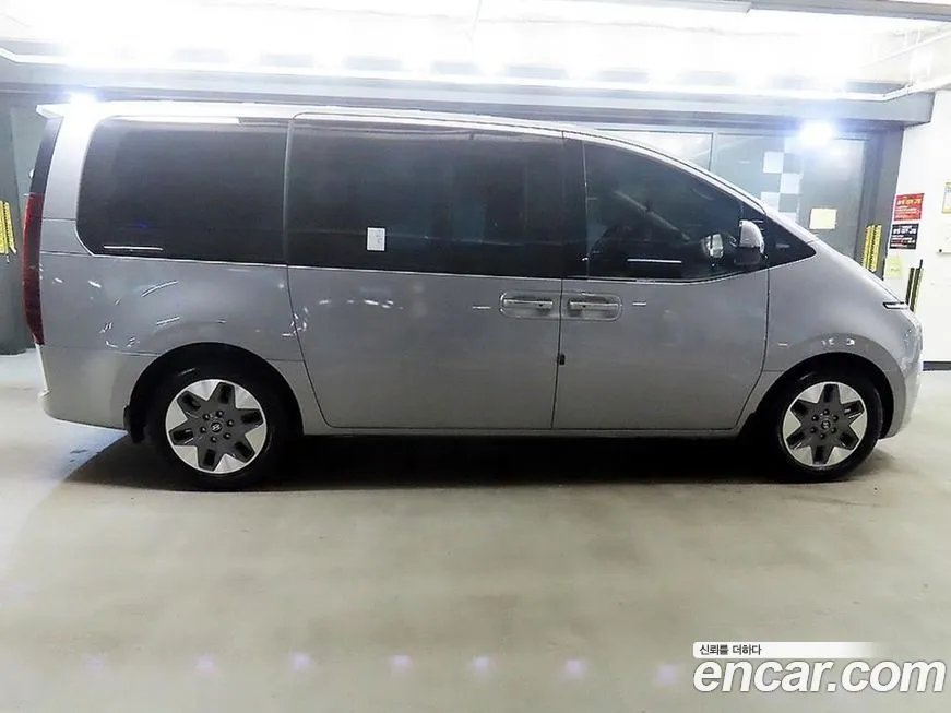 Hyundai Staria — фото 2