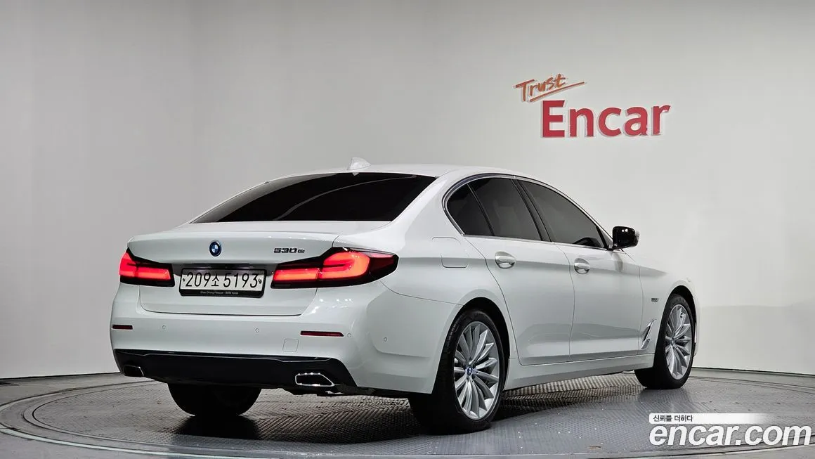BMW 5-Series 2023 из KR, фото 3